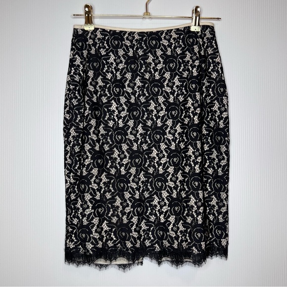 DIANE von FURSTENBERG Scotia Lace Pencil Skirt. Size 2 - Picture 3 of 11